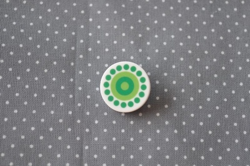 Knopf Tante Ema Blumen groß grün