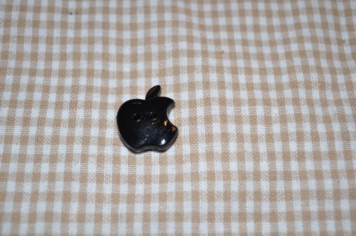 Knopf Bitten Apple mittel schwarz 2cm