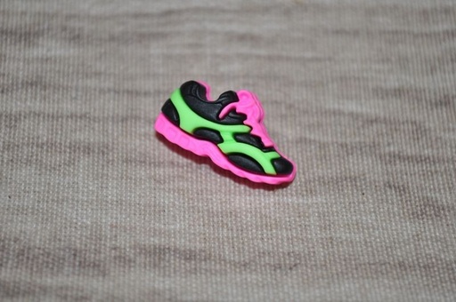 Knopf Turnschuh pink