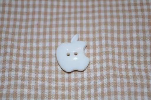Knopf Bitten Apple groß weiß 2,5cm