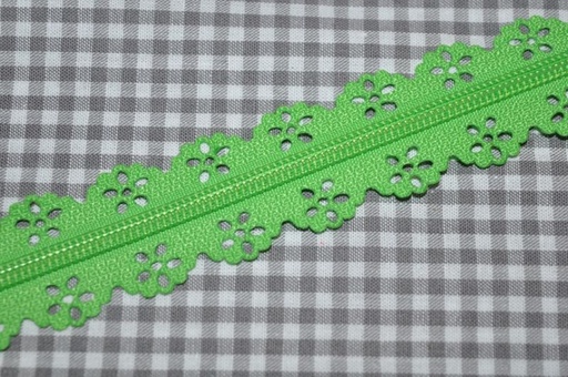 Endlosreißverschluss Spitze 3 mm maigrün